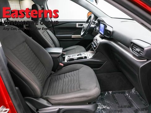 Used 2021 Ford Explorer XLT image 23