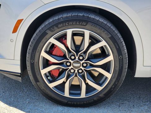 Used 2023 Cadillac XT6 Sport w/ Technology Package AWD/4WD image 10