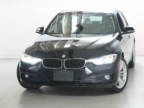 Used 2018 BMW 320i Sedan RWD image 3