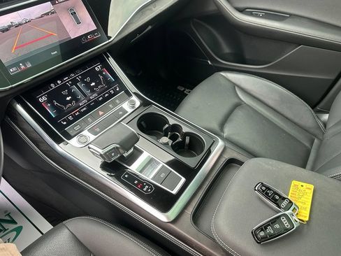 Used 2023 Audi Q8 Premium Plus w/ Premium Plus Package AWD/4WD image 18
