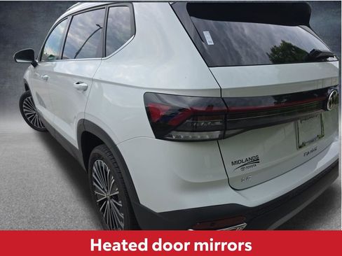 Used 2025 Volkswagen Taos SE FWD image 8