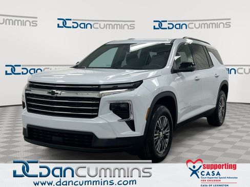 New 2026 Chevrolet Traverse LT AWD/4WD image 1