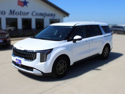 Used 2025 Kia Carnival