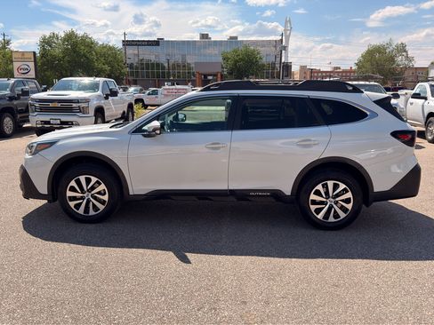 Used 2022 Subaru Outback Premium AWD/4WD image 2