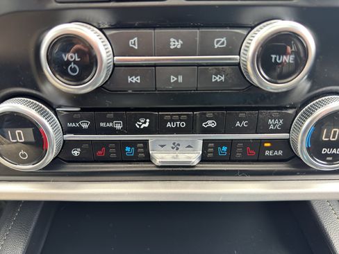 Used 2024 Ford Expedition Max XLT AWD/4WD image 16