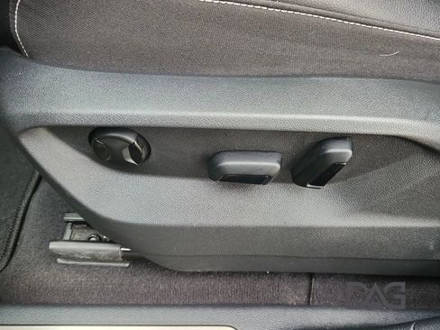 Used 2024 Volkswagen Atlas SE image 13