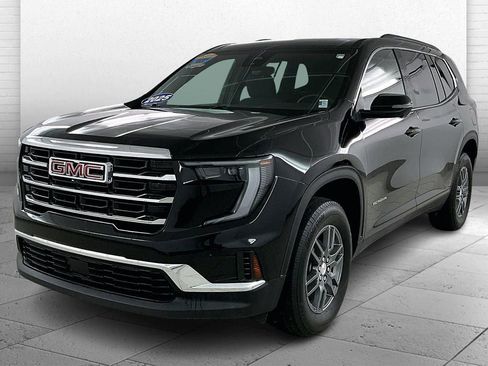 Used 2025 GMC Acadia Elevation image 3