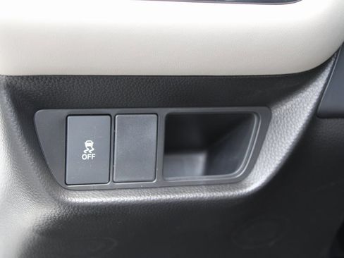 New 2026 Honda HR-V LX image 18