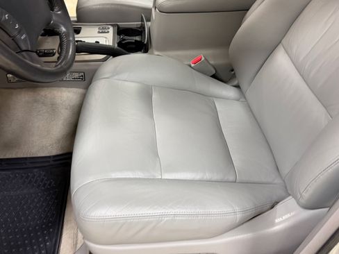 Used 2006 Toyota Land Cruiser AWD/4WD image 26