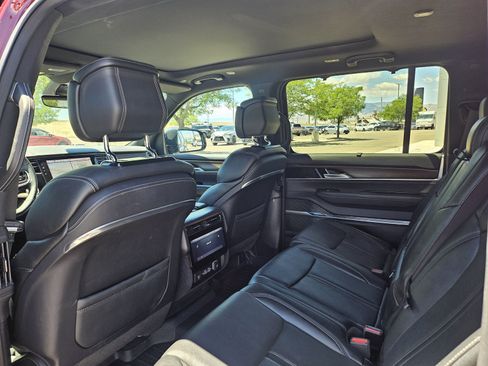 Used 2023 Jeep Grand Wagoneer 4WD w/ Flexible Seating Group image 16