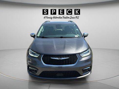 Used 2023 Chrysler Pacifica Limited FWD image 8