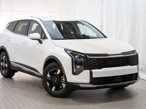 New 2026 Kia Sportage LX FWD image 1