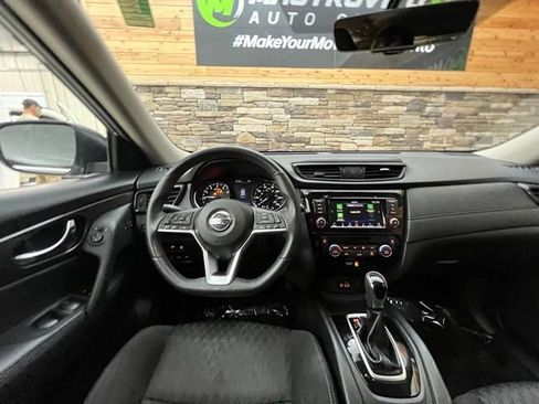 Used 2018 Nissan Rogue SV w/ Premium Package AWD/4WD image 19
