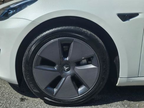 Used 2023 Tesla Model 3 Standard Range image 17