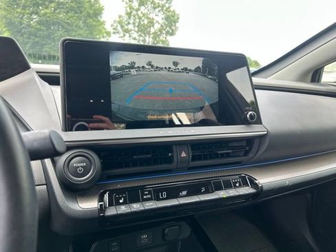 Used 2024 Toyota Prius XLE FWD image 24