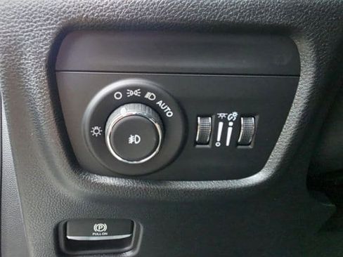 New 2025 Jeep Grand Cherokee L Limited w/ Trailer Tow Package image 12