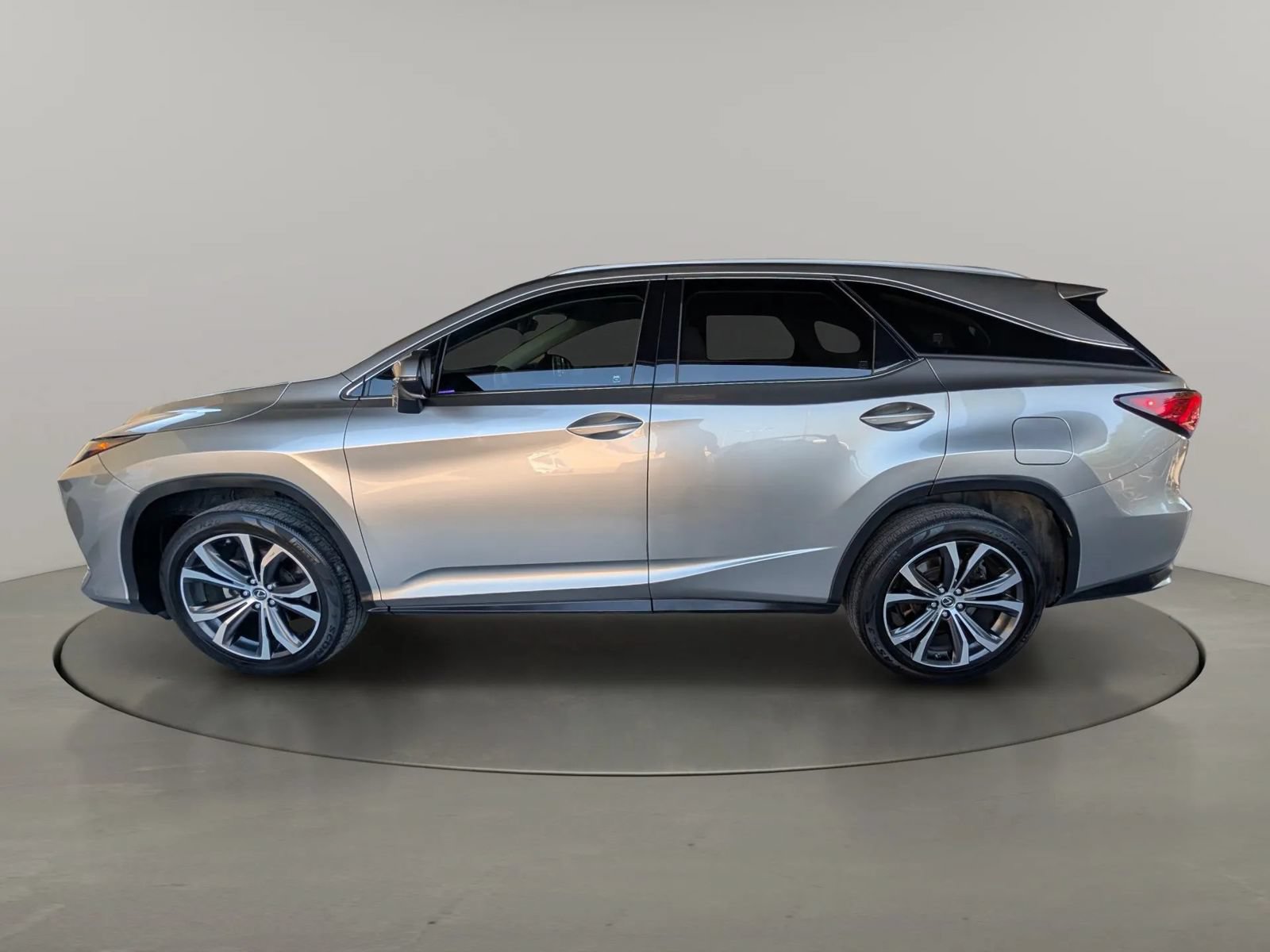 Used 2021 Lexus RX 350L FWD w/ Premium Package image 2