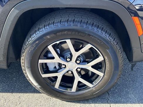 Certified 2024 Jeep Grand Cherokee Limited w/ Luxury Tech Group II image 15