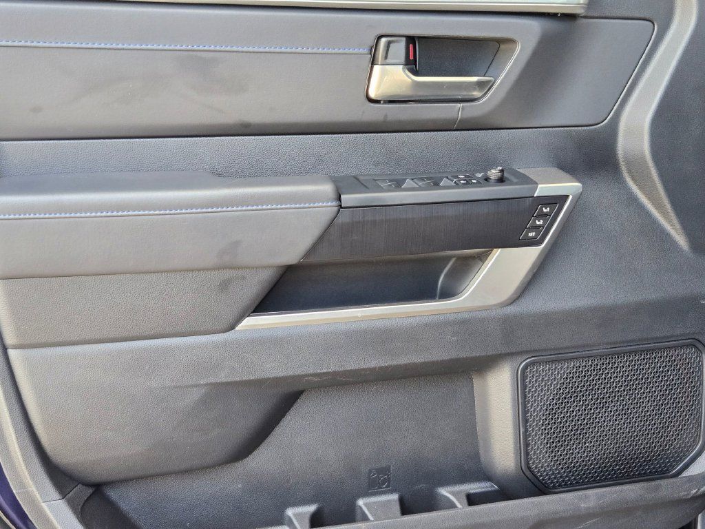 Used 2025 Toyota Sequoia Platinum AWD/4WD image 11