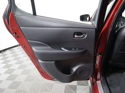 Used 2018 Nissan Leaf SL w/ SL Technology Package image 16