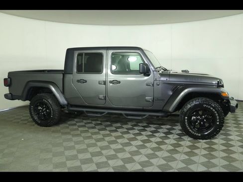 Used 2022 Jeep Gladiator Sport AWD/4WD image 4