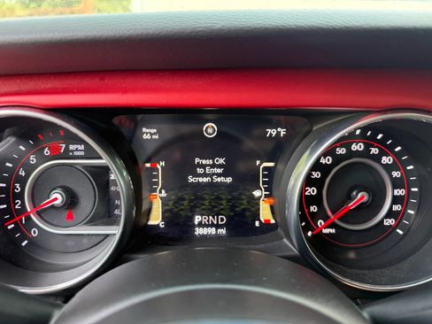 Used 2018 Jeep Wrangler Unlimited Rubicon AWD/4WD image 18