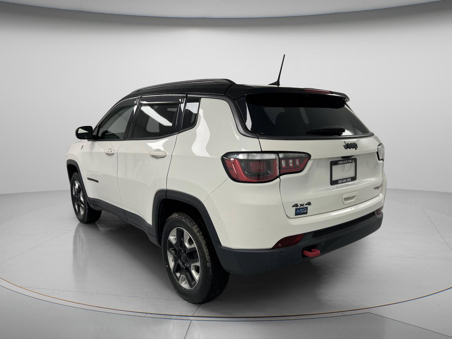 Used 2018 Jeep Compass Trailhawk AWD/4WD image 6
