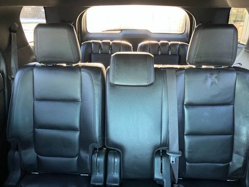 Used 2013 Ford Explorer XLT image 22