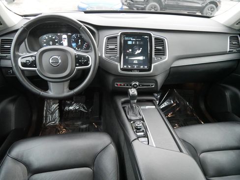 Used 2020 Volvo XC90 T5 Momentum image 10