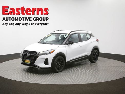 Used 2023 Nissan Kicks SR w/ SR Premium Package FWD image 57