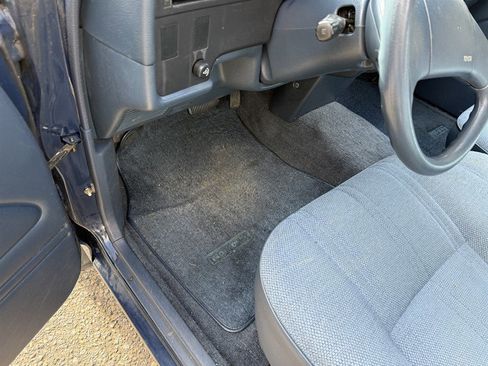 Used 1989 Toyota Pickup Deluxe image 24