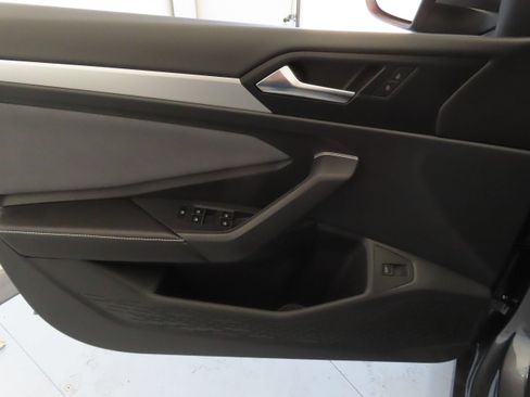 New 2026 Volkswagen Jetta SE FWD image 10