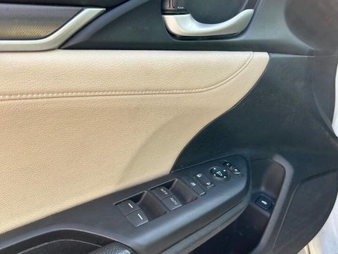 Used 2019 Honda Civic Touring image 44