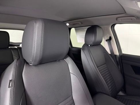 Used 2025 Land Rover Discovery Sport S image 35