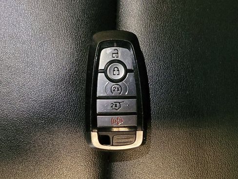 Used 2022 Ford Explorer XLT w/ Equipment Group 202A AWD/4WD image 32