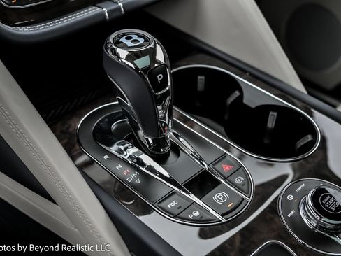 Used 2022 Bentley Bentayga image 52