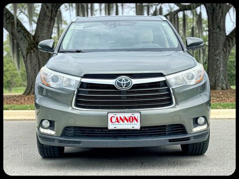 Used 2016 Toyota Highlander Limited Platinum FWD image 3