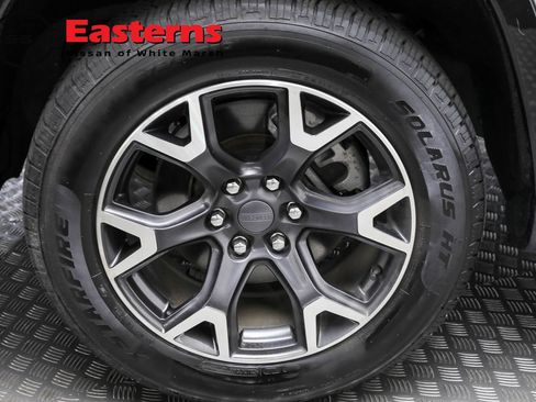 Used 2023 Jeep Wagoneer Series III w/ Preferred Equipment Group RWD image 29