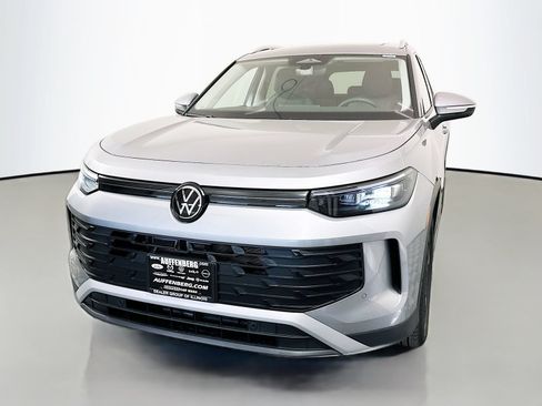 New 2026 Volkswagen Tiguan SE AWD/4WD image 3