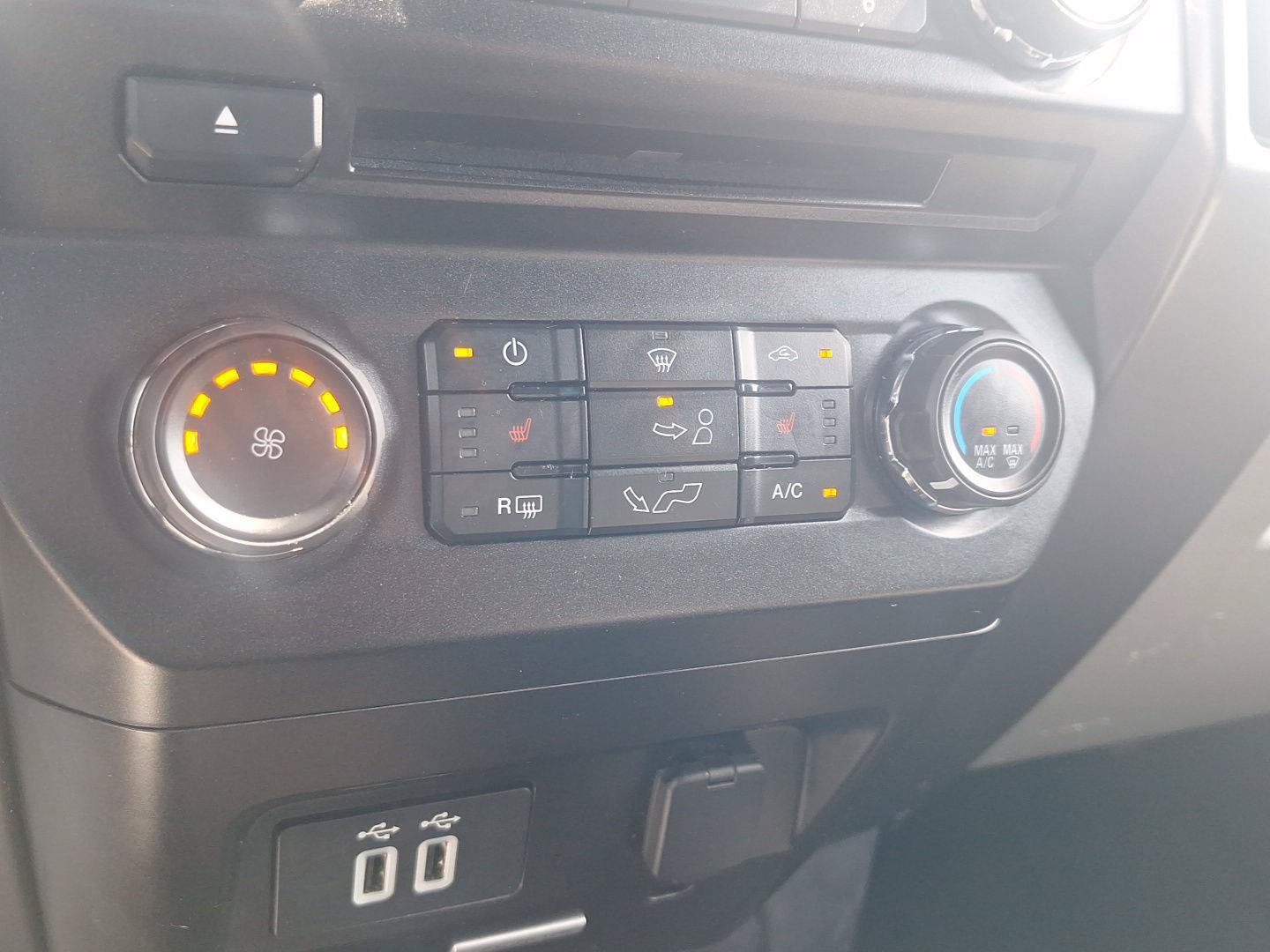 Used 2018 Ford F150 XLT w/ Equipment Group 302A Luxury AWD/4WD image 33