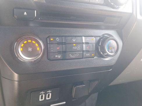 Used 2018 Ford F150 XLT w/ Equipment Group 302A Luxury AWD/4WD image 33