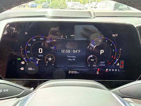 Used 2025 Chevrolet Suburban Premier RWD image 32
