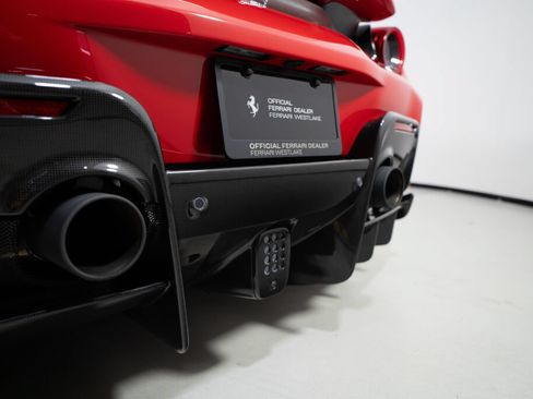 Used 2019 Ferrari 488 Pista Coupe RWD image 32