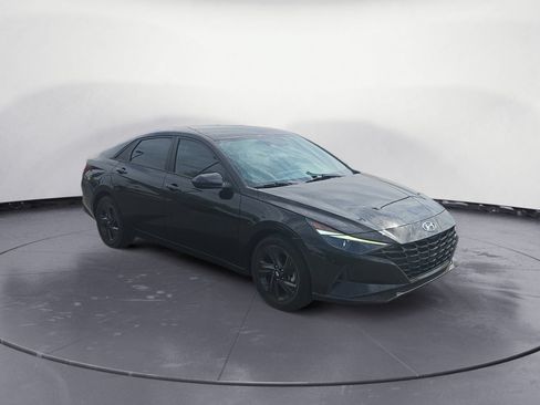 Used 2023 Hyundai Elantra SEL FWD image 7