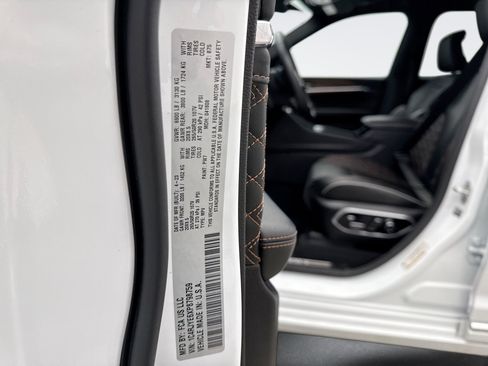 Used 2023 Jeep Grand Cherokee Summit AWD/4WD image 11
