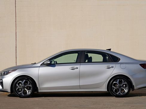 Used 2021 Kia Forte LXS FWD image 8