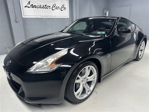 Used 2011 Nissan 370Z Coupe w/ Sport Pkg RWD image 1