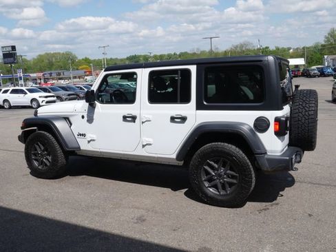 Used 2024 Jeep Wrangler Unlimited Sport AWD/4WD image 8