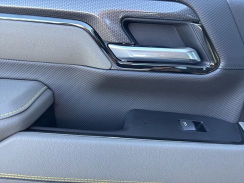 New 2025 Chevrolet Silverado 2500 ZR2 w/ Technology Package image 33