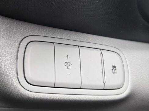 Used 2023 Hyundai Venue SEL FWD image 31